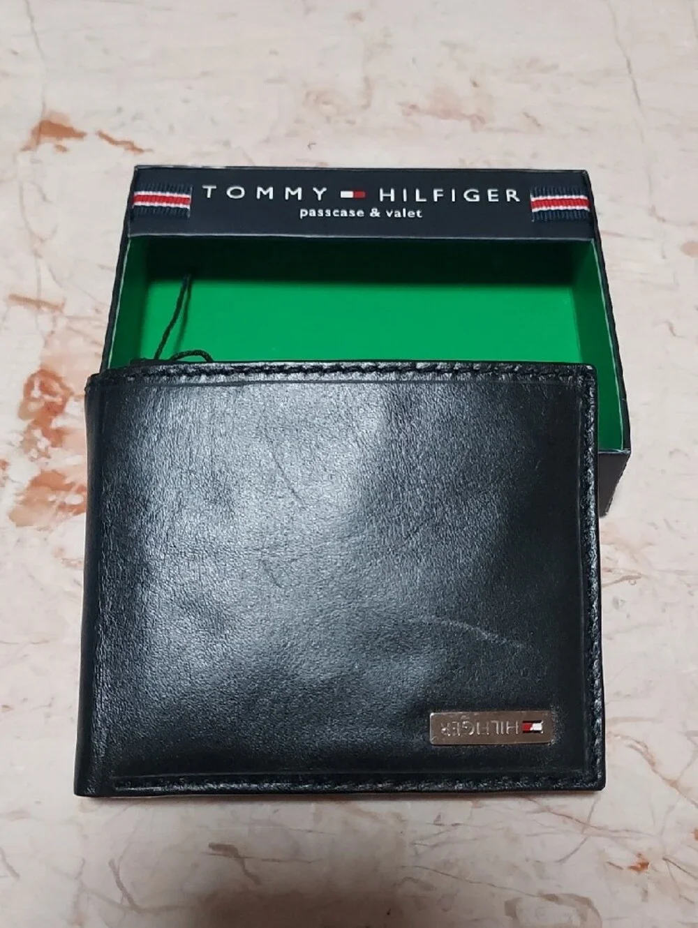 Tommy Hilfiger Black Leather Men's Passcase & Valet Wallet